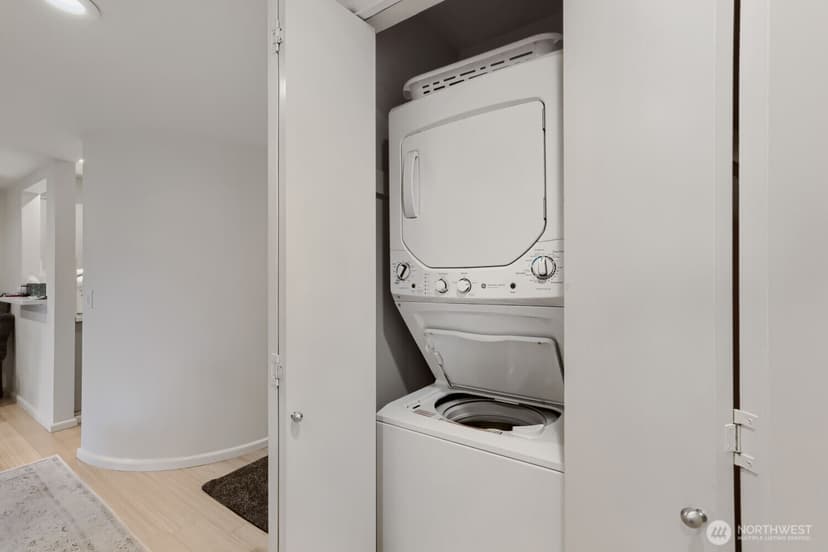 Property photo for 2134 Waverly Place N #103, Seattle photo 14