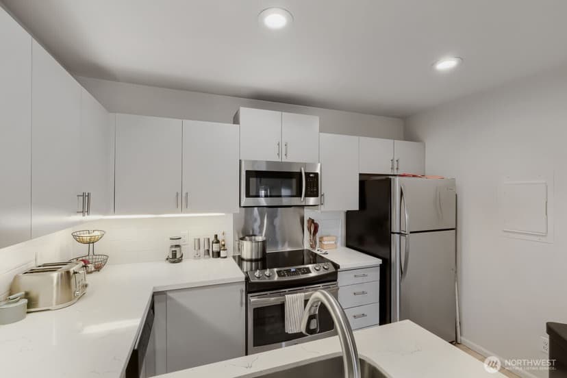 Property photo for 2134 Waverly Place N #103, Seattle photo 7
