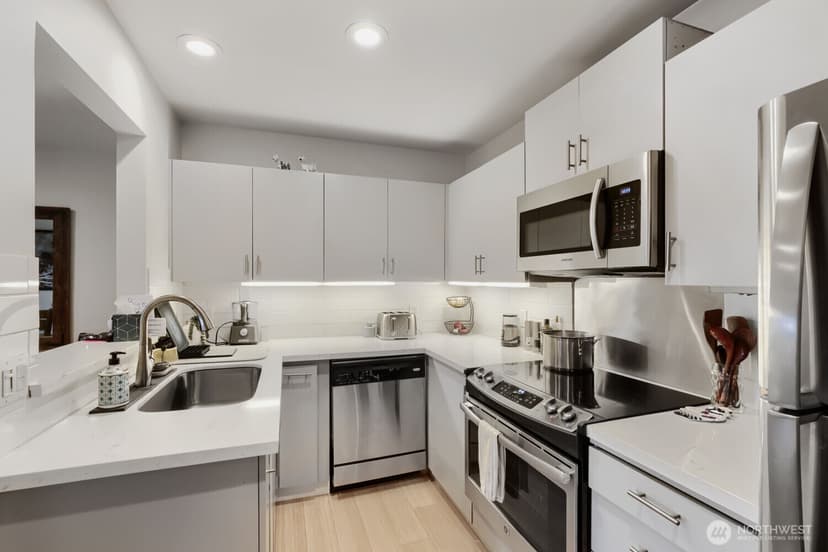 Property photo for 2134 Waverly Place N #103, Seattle photo 15
