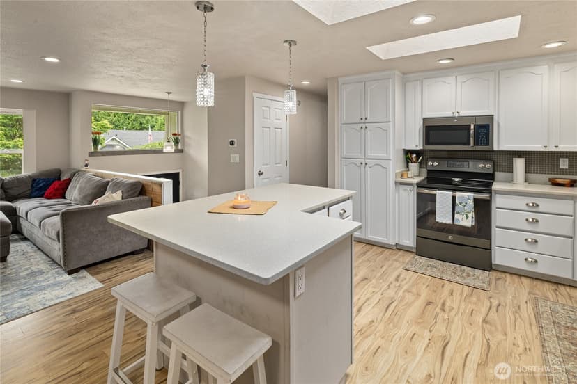 Property photo for 10913 30th Street Ct E, Edgewood photo 6