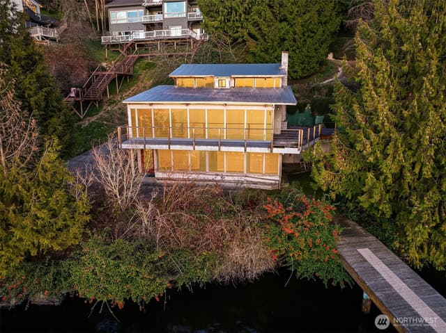 Property photo for 8001 West Mercer Street, Mercer Island photo 4
