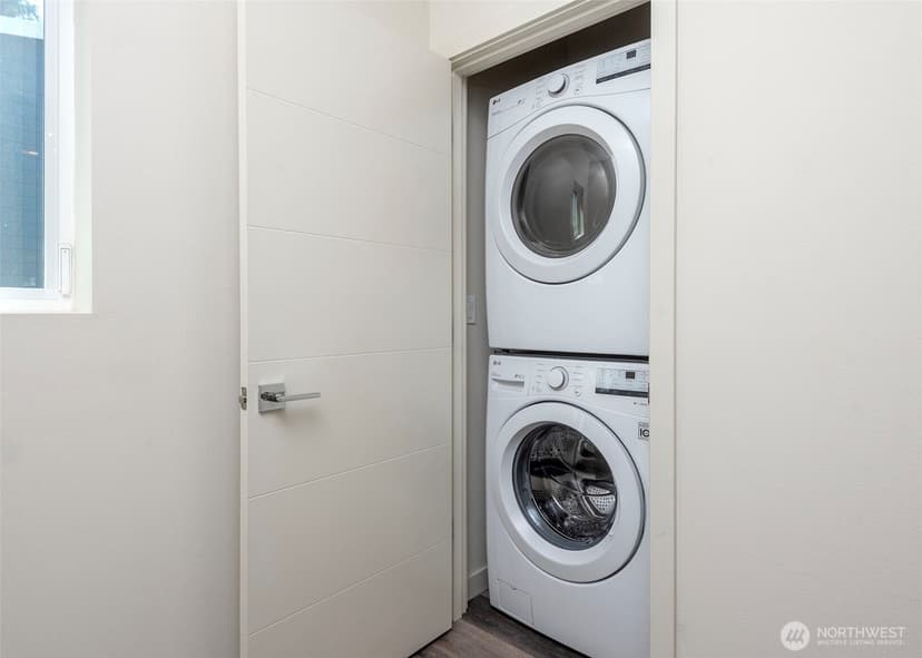 Property photo for 12032 33rd Ave NE #F, Seattle photo 27
