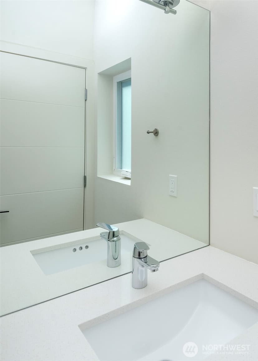 Property photo for 12032 33rd Ave NE #F, Seattle photo 26