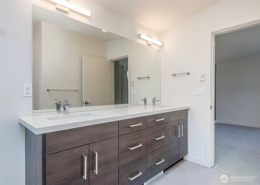 Property photo for 12032 33rd Ave NE #F, Seattle photo 22