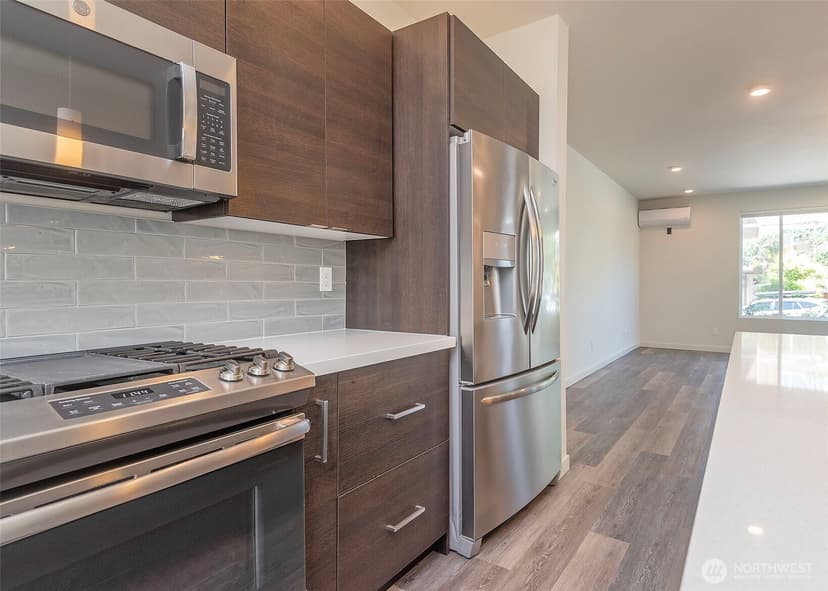 Property photo for 12032 33rd Ave NE #F, Seattle photo 11