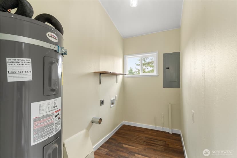 Property photo for 328 Ensign Avenue NW, Ocean Shores photo 11
