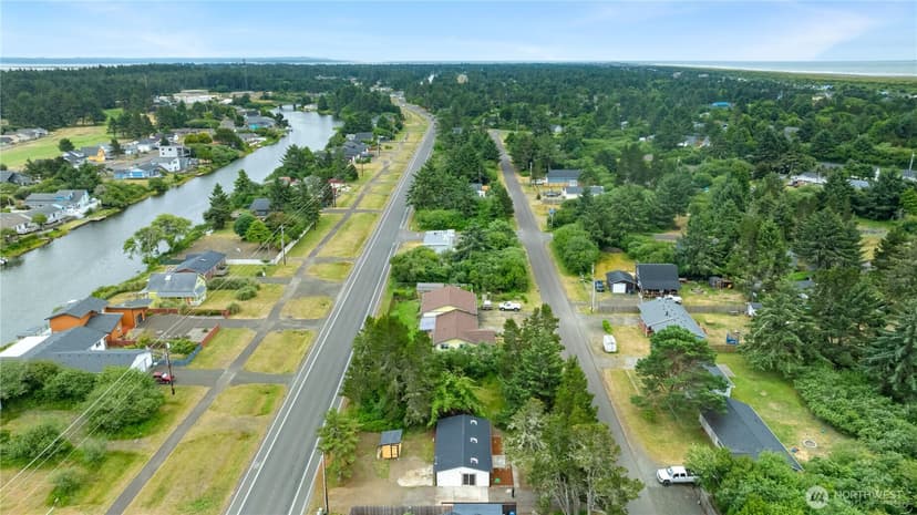 Property photo for 328 Ensign Avenue NW, Ocean Shores photo 21