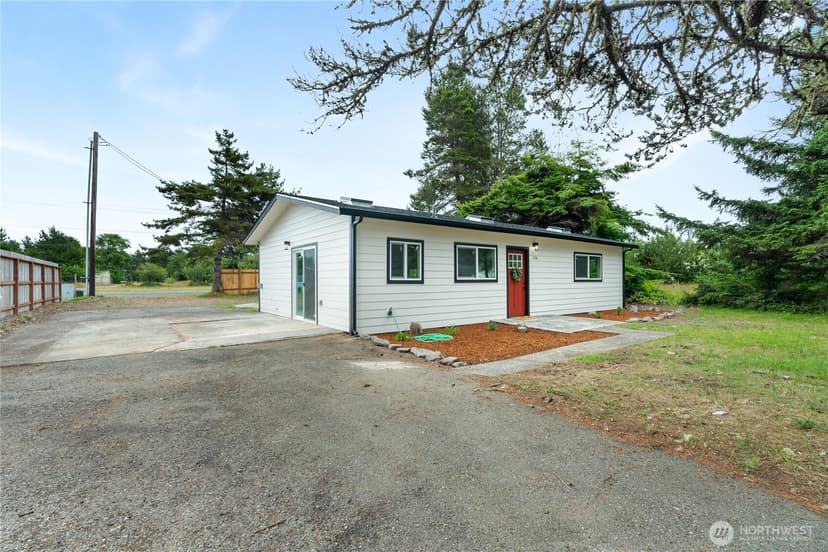 Property photo for 328 Ensign Avenue NW, Ocean Shores photo 18