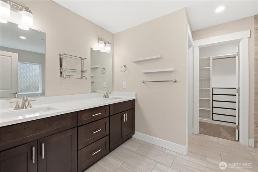 Property photo for 8316 Wildwood Avenue SW, Lakewood photo 20
