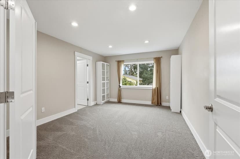 Property photo for 8316 Wildwood Avenue SW, Lakewood photo 18