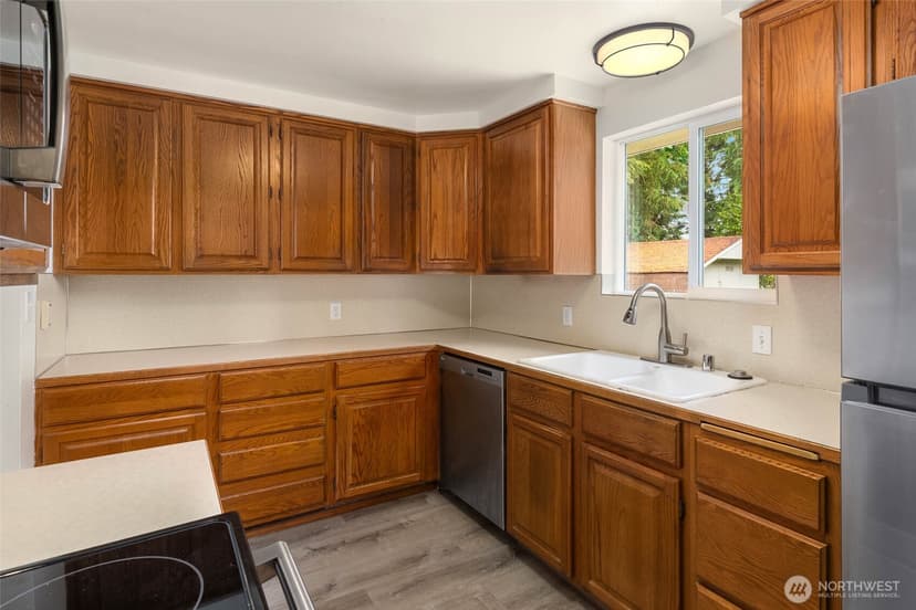 Property photo for 21124 50th Place W, Lynnwood photo 9