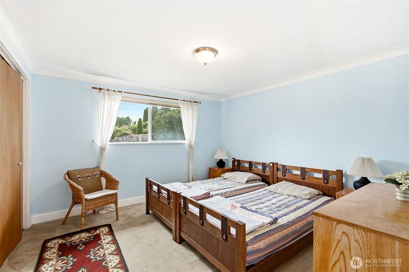 Property photo for 16262 15th Avenue SW, Burien photo 9