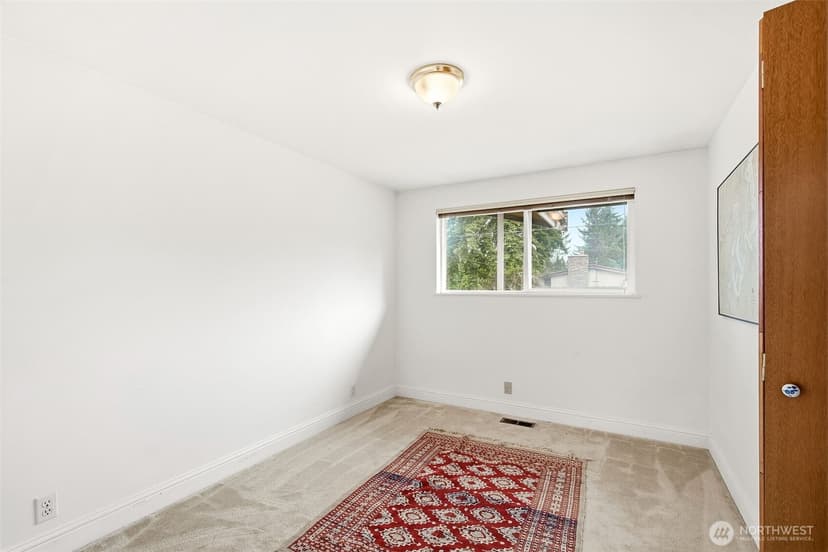 Property photo for 16262 15th Avenue SW, Burien photo 8