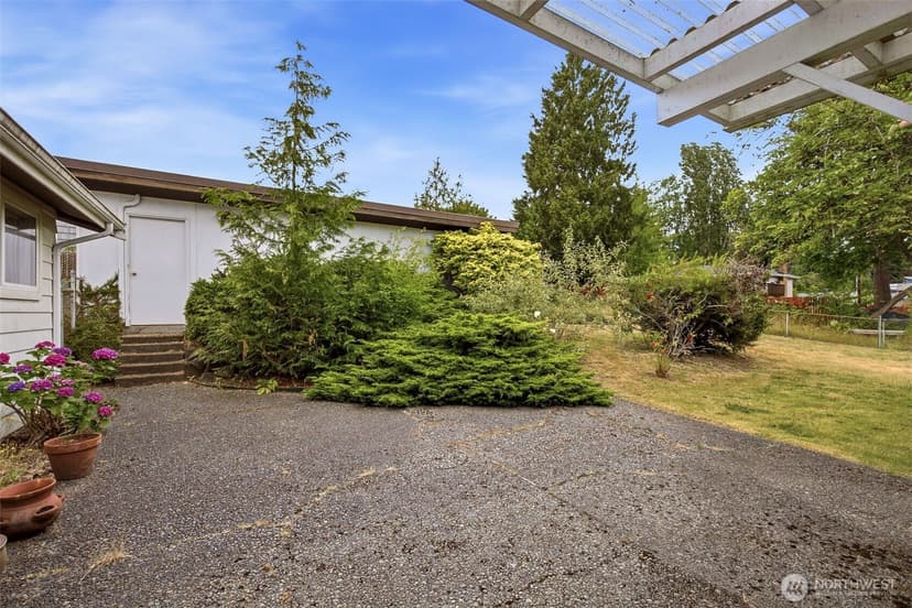 Property photo for 16262 15th Avenue SW, Burien photo 11