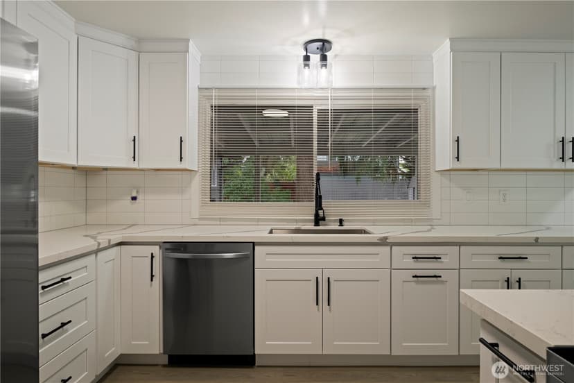 Property photo for 8408 121st Street SW, Lakewood photo 9