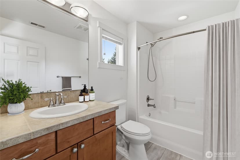 Property photo for 36703 SE Gravenstein Court, Snoqualmie photo 23