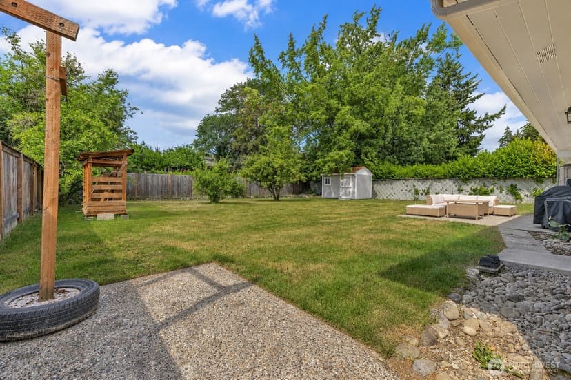 Property photo for 9801 119th Street SW, Lakewood photo 13