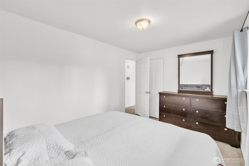 Property photo for 9801 119th Street SW, Lakewood photo 11