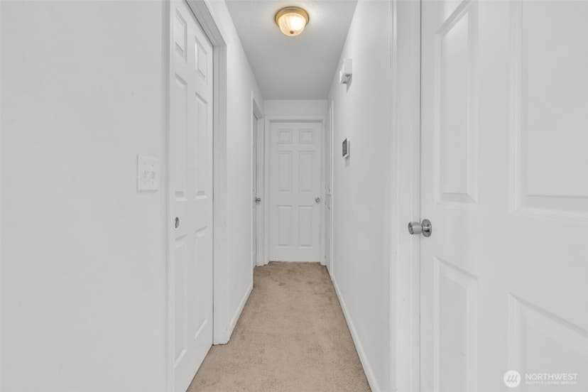 Property photo for 9801 119th Street SW, Lakewood photo 8