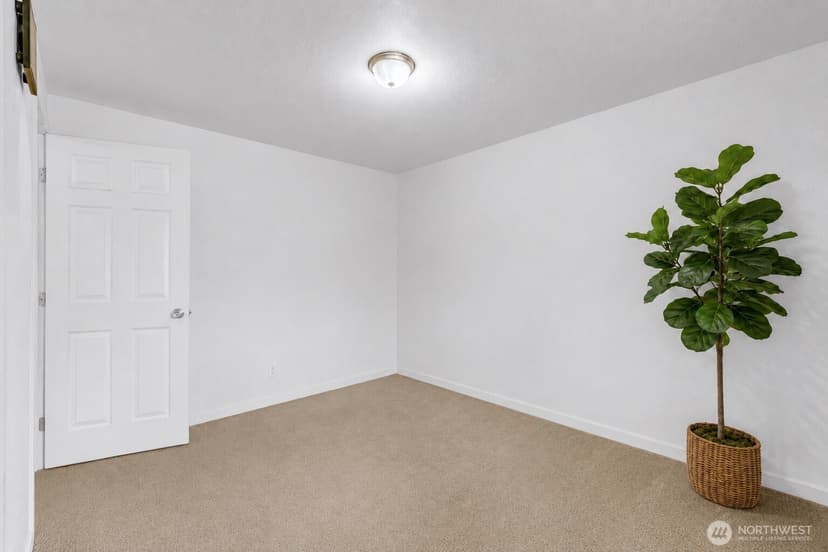 Property photo for 9801 119th Street SW, Lakewood photo 12