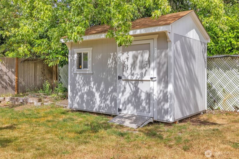Property photo for 9801 119th Street SW, Lakewood photo 14