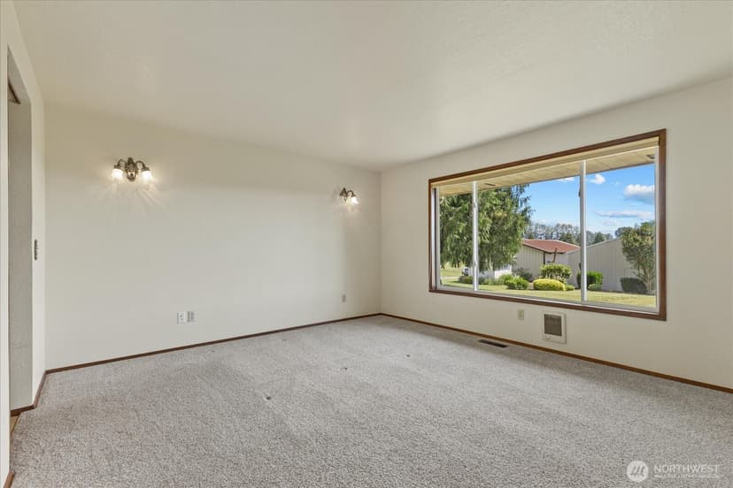 Property photo for 15727 19th Avenue NE, Arlington photo 24