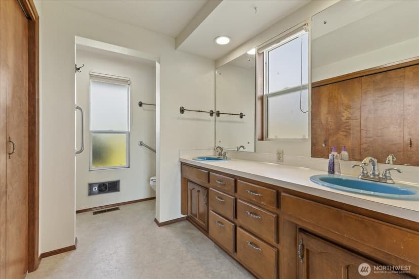Property photo for 15727 19th Avenue NE, Arlington photo 30