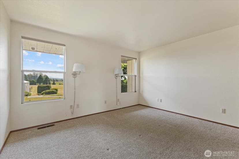 Property photo for 15727 19th Avenue NE, Arlington photo 27