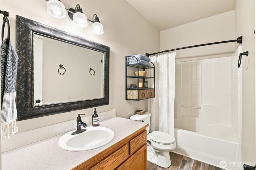 Property photo for 18012 Ambleside Court, Arlington photo 40