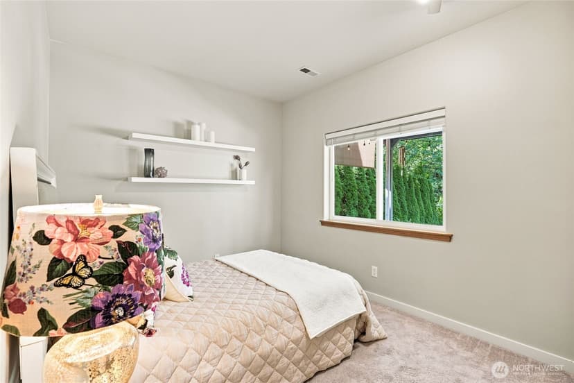 Property photo for 18012 Ambleside Court, Arlington photo 38