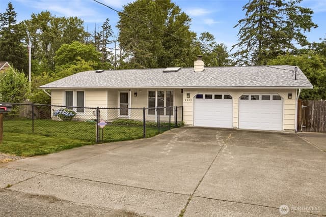 Property photo for 9525 E E Street, Tacoma photo 2
