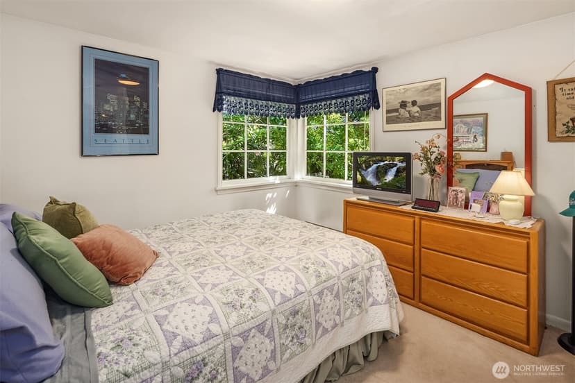 Property photo for 8255 30th Avenue NE, Seattle photo 10