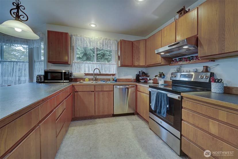 Property photo for 22035 Sea Vista NE, Poulsbo photo 13