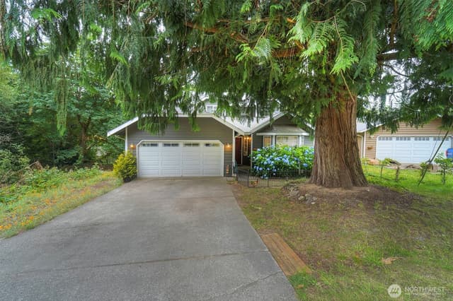 Property photo for 22035 Sea Vista NE, Poulsbo photo 2