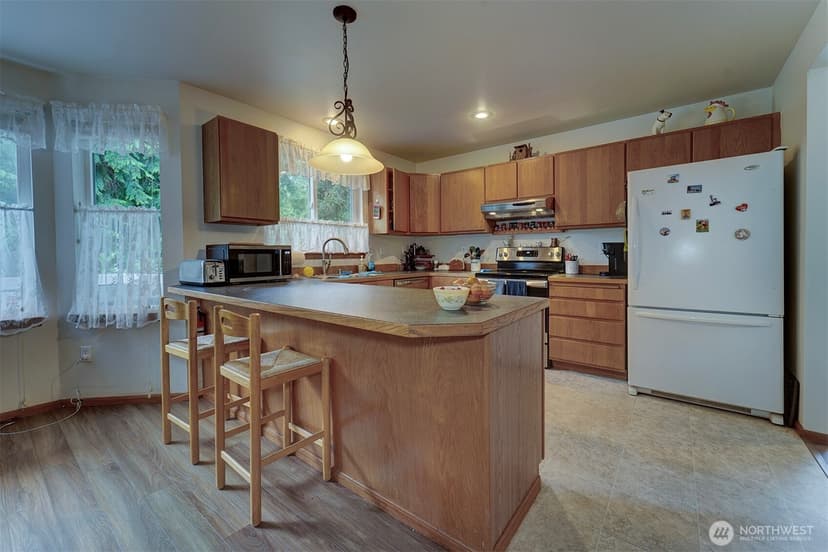 Property photo for 22035 Sea Vista NE, Poulsbo photo 14