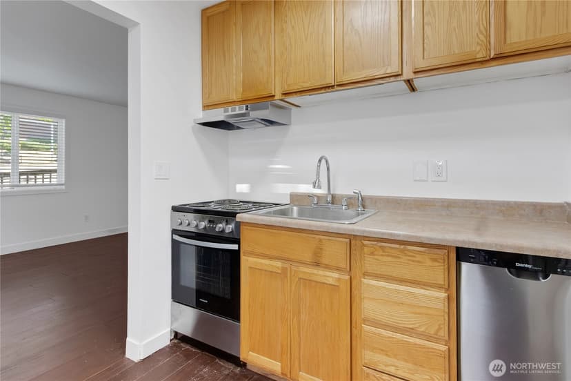 Property photo for 417 23rd Avenue #1, Seattle photo 9