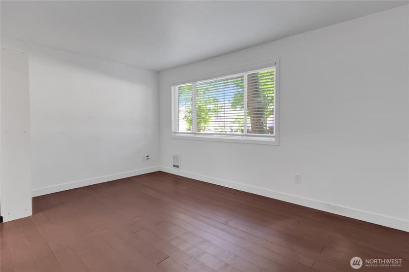 Property photo for 417 23rd Avenue #1, Seattle photo 4
