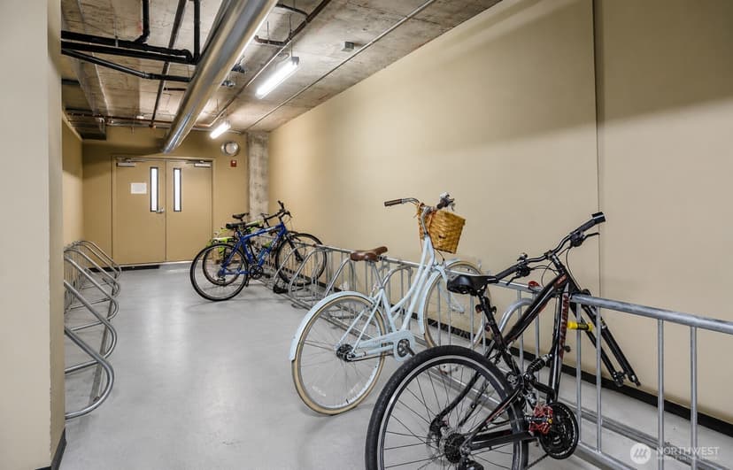 Property photo for 4422 Bagley Avenue N #204, Seattle photo 14