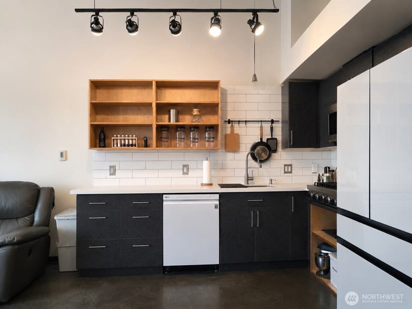 Property photo for 4422 Bagley Avenue N #204, Seattle photo 12
