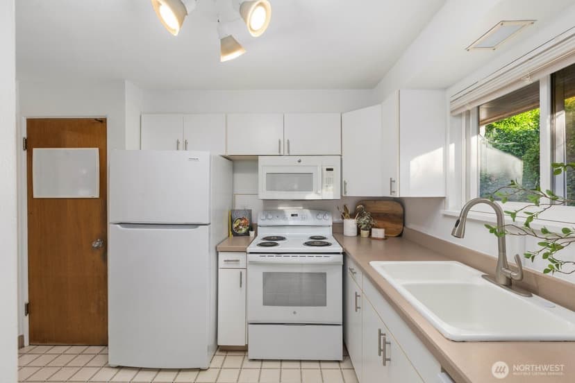 Property photo for 7515 S Laurel Street, Seattle photo 9