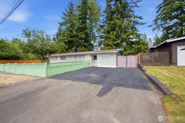 Property photo for 6309 193rd Street SW, Lynnwood photo 3