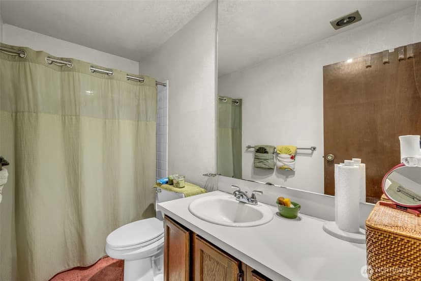 Property photo for 11300 1st Avenue NE #115, Seattle photo 15