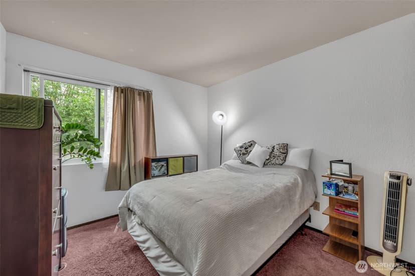 Property photo for 11300 1st Avenue NE #115, Seattle photo 16