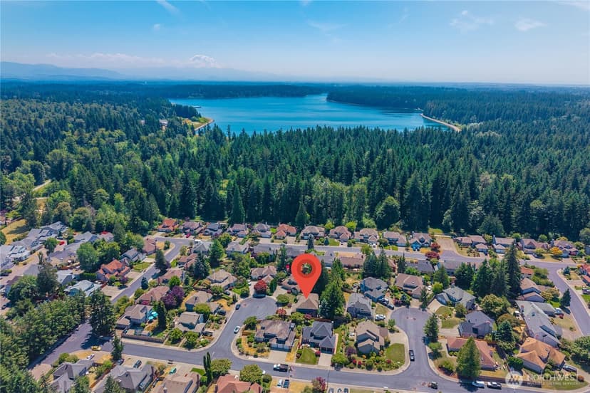 Property photo for 18207 159th Court SE, Renton photo 37