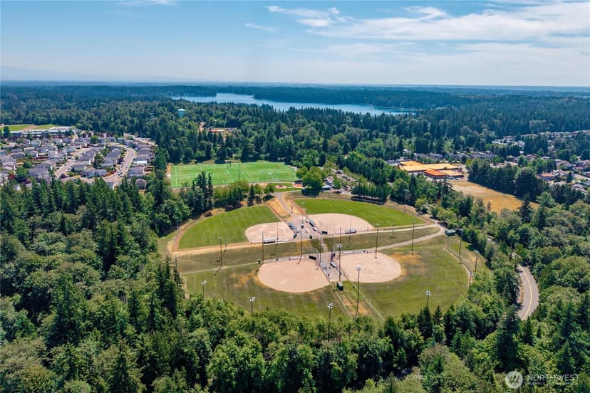 Property photo for 18207 159th Court SE, Renton photo 40