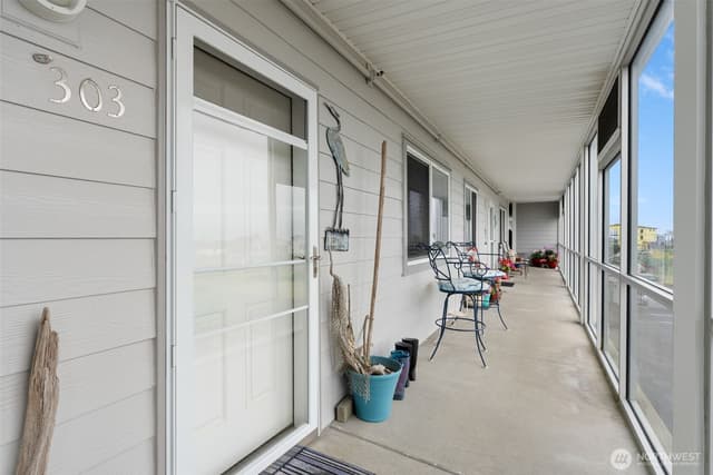 Property photo for 401 Westport View SW #303, Ocean Shores photo 3