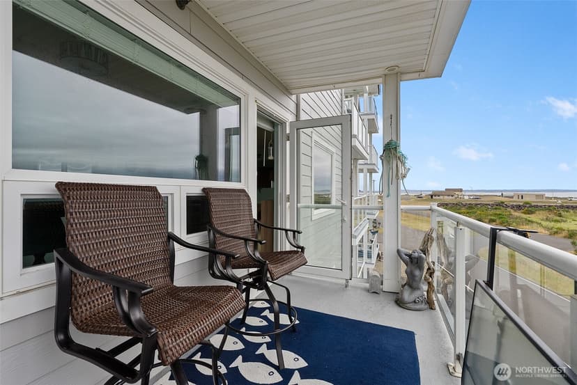 Property photo for 401 Westport View SW #303, Ocean Shores photo 23