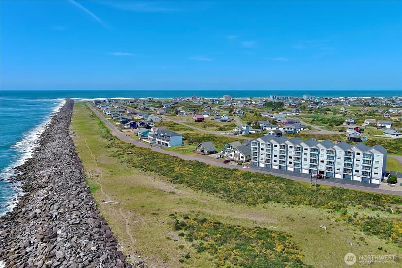 Property photo for 401 Westport View SW #303, Ocean Shores photo 39