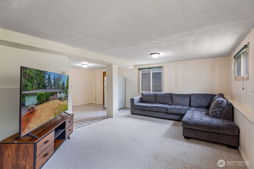 Property photo for 1022 S 197th Street, Des Moines photo 14