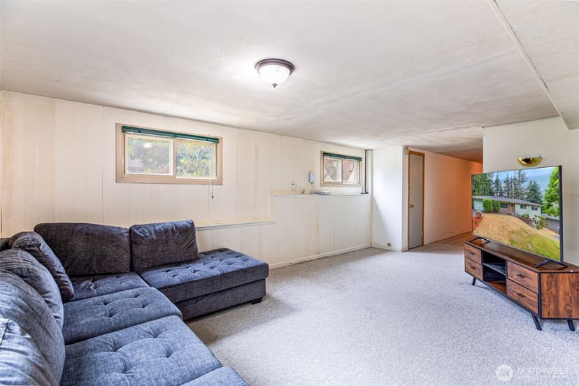Property photo for 1022 S 197th Street, Des Moines photo 13